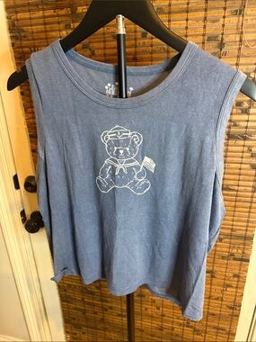 Vintage-Inspired Blue Bear Graphic Tank Top